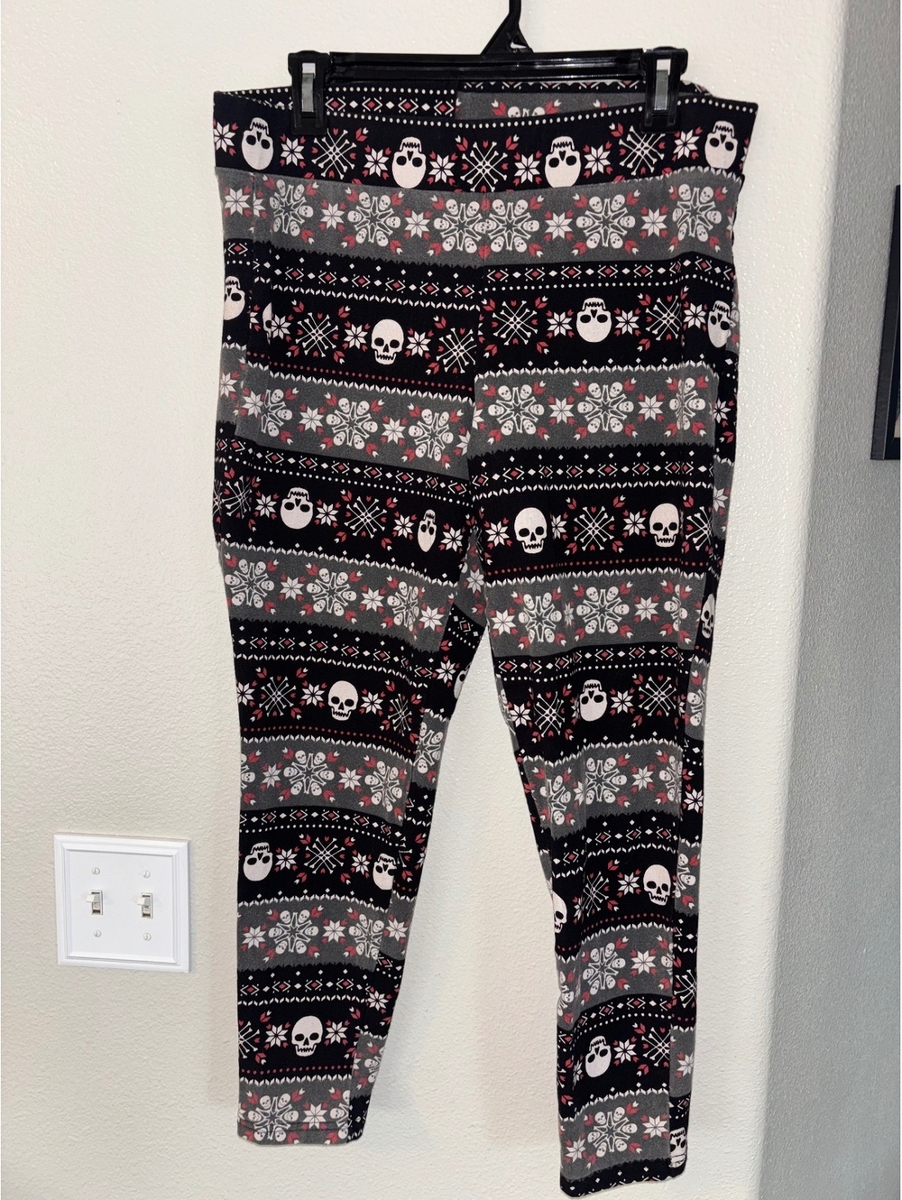 Torrid 2 2X Black Skull Fair Isle Snowflake Christmas Gothic Holiday Leggings